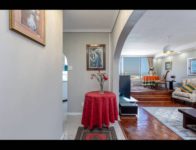 2 BEDROOM APARTMENT TO LET IN SEA POINT